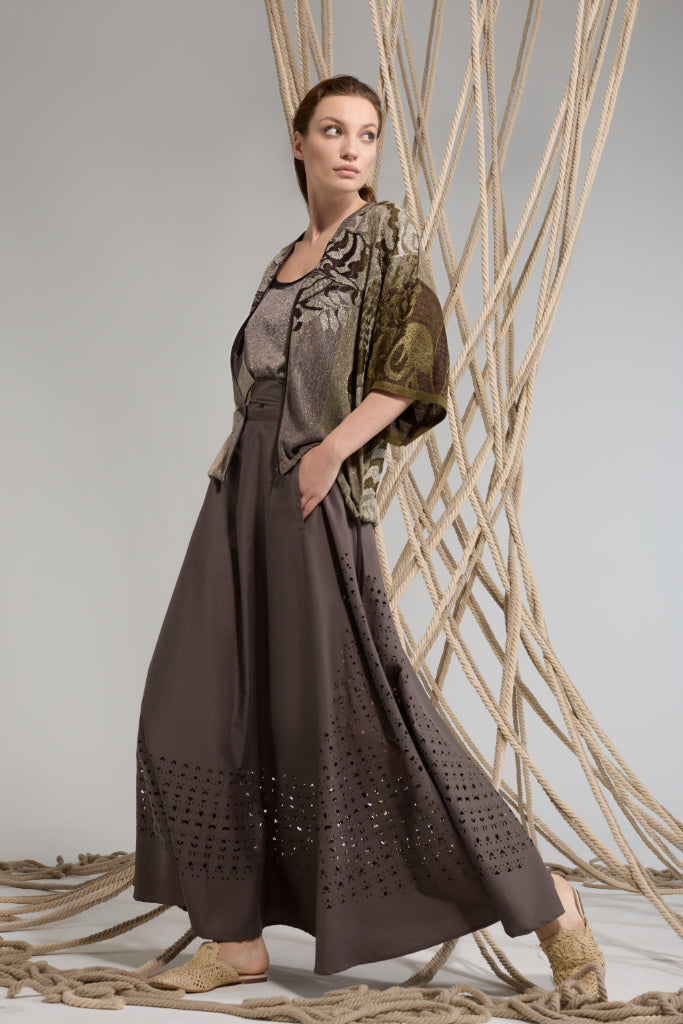 Tricot Chic: Lazer cut maxi skirt